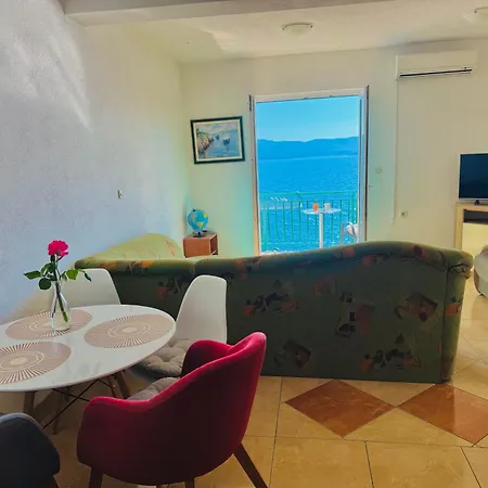 Nette In Mit Terrasse Und Garten Апартаменты Комарна